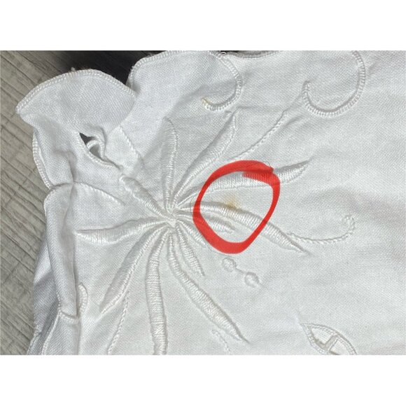 Fabric Napkins Set of 12 White With Embroidery And Scalloped Edges 15” READ - Picture 6 of 7